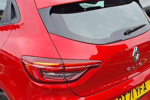 BT71YFA Renault Clio 1.6 E-TECH Hybrid 140 Iconic 5dr Auto Thumbnail #17