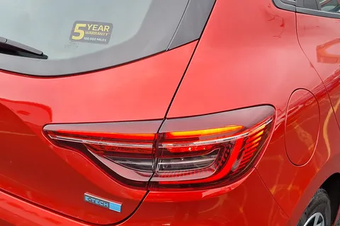 BT71YFA Renault Clio 1.6 E-TECH Hybrid 140 Iconic 5dr Auto Thumbnail #18