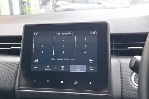 BT71YFA Renault Clio 1.6 E-TECH Hybrid 140 Iconic 5dr Auto Thumbnail #36