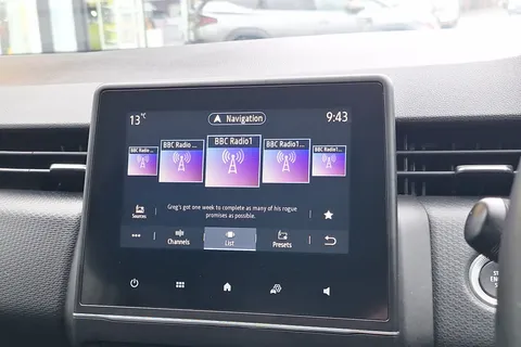 BT71YFA Renault Clio 1.6 E-TECH Hybrid 140 Iconic 5dr Auto Thumbnail #37