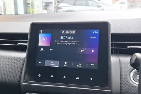 BT71YFA Renault Clio 1.6 E-TECH Hybrid 140 Iconic 5dr Auto Thumbnail #38