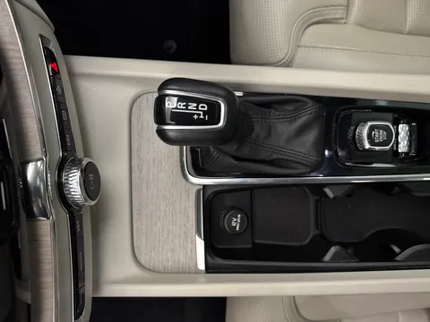 DS19PGX Volvo XC60 2.0 T5 [250] Inscription Pro 5dr AWD Geartronic Thumbnail #15