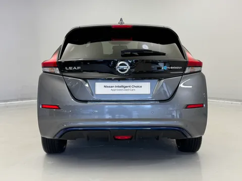 FD71ETK Nissan LEAF 110kW Tekna 40kWh 5dr Auto Thumbnail #9