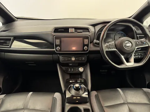 FD71ETK Nissan LEAF 110kW Tekna 40kWh 5dr Auto Thumbnail #3