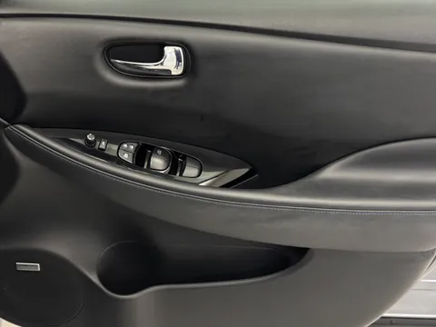 FD71ETK Nissan LEAF 110kW Tekna 40kWh 5dr Auto Thumbnail #22