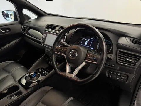 FD71ETK Nissan LEAF 110kW Tekna 40kWh 5dr Auto Thumbnail #23