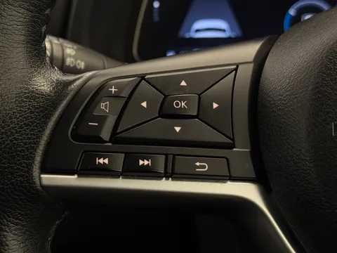 FD71ETK Nissan LEAF 110kW Tekna 40kWh 5dr Auto Thumbnail #24