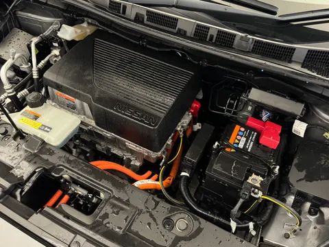 FD71ETK Nissan LEAF 110kW Tekna 40kWh 5dr Auto Thumbnail #32