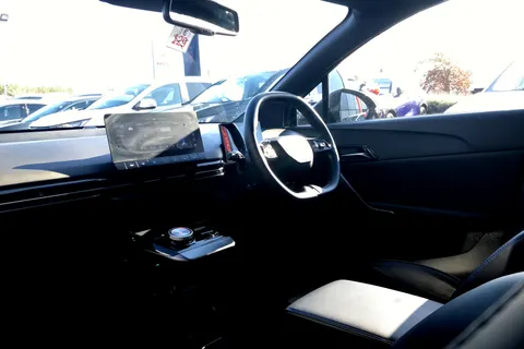 MJ73EBL Mg Motor Uk Mg4 150kW Trophy EV Long Range 64kWh 5dr Auto Thumbnail #3