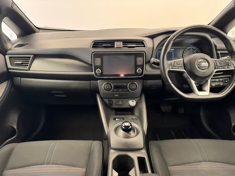 SA71XLM Nissan LEAF 110kW Acenta 40kWh 5dr Auto [6.6kw Charger] Thumbnail #3