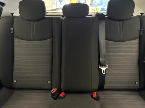 SA71XLM Nissan LEAF 110kW Acenta 40kWh 5dr Auto [6.6kw Charger] Thumbnail #17