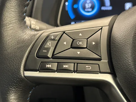 SA71XLM Nissan LEAF 110kW Acenta 40kWh 5dr Auto [6.6kw Charger] Thumbnail #23