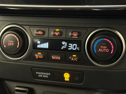 SA71XLM Nissan LEAF 110kW Acenta 40kWh 5dr Auto [6.6kw Charger] Thumbnail #27