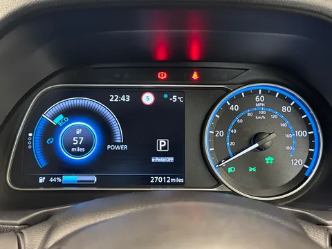 SA71XLM Nissan LEAF 110kW Acenta 40kWh 5dr Auto [6.6kw Charger] Thumbnail #29