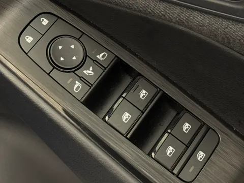 DT74UDU Nissan Qashqai 1.5 E-Power Acenta Premium 5dr Auto Thumbnail #19