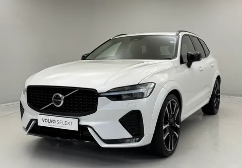 DC72LYU Volvo XC60 2.0 B5P Ultimate Dark 5dr AWD Geartronic Thumbnail #4