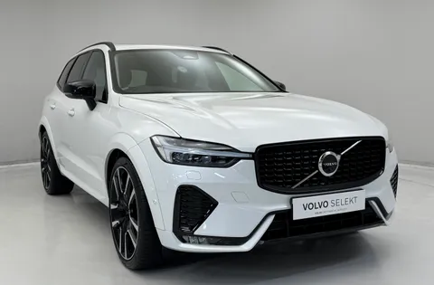 DC72LYU Volvo XC60 2.0 B5P Ultimate Dark 5dr AWD Geartronic Thumbnail #1