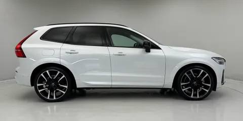 DC72LYU Volvo XC60 2.0 B5P Ultimate Dark 5dr AWD Geartronic Thumbnail #6