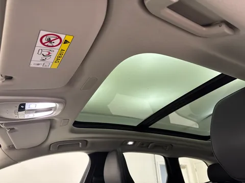 DC72LYU Volvo XC60 2.0 B5P Ultimate Dark 5dr AWD Geartronic Thumbnail #13