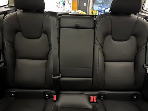 DC72LYU Volvo XC60 2.0 B5P Ultimate Dark 5dr AWD Geartronic Thumbnail #15