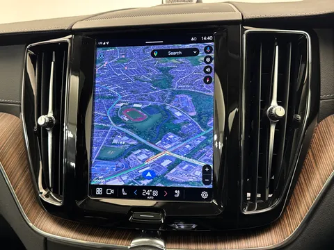 DC72LYU Volvo XC60 2.0 B5P Ultimate Dark 5dr AWD Geartronic Thumbnail #27