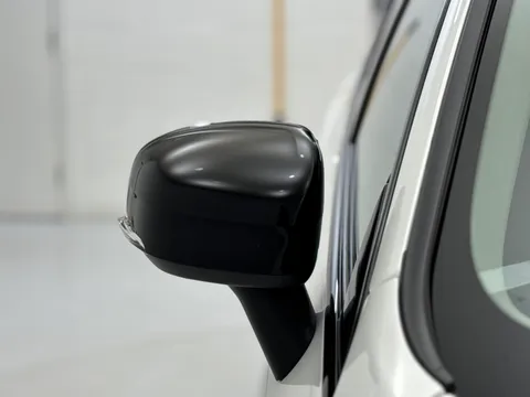 DC72LYU Volvo XC60 2.0 B5P Ultimate Dark 5dr AWD Geartronic Thumbnail #36