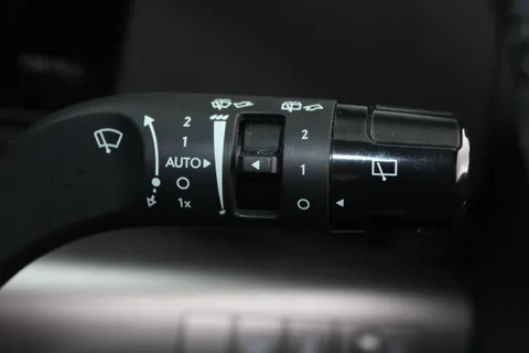 DY73NME Hyundai Kona 1.6 GDi Hybrid Ultimate 5dr DCT Thumbnail #25