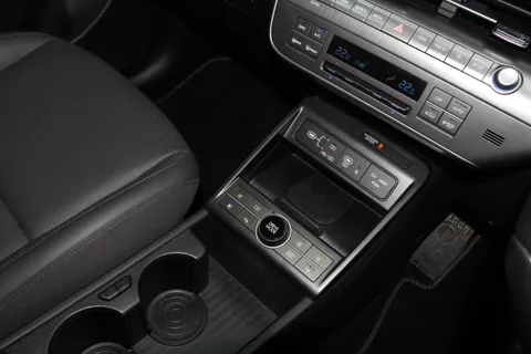 DY73NME Hyundai Kona 1.6 GDi Hybrid Ultimate 5dr DCT Thumbnail #27