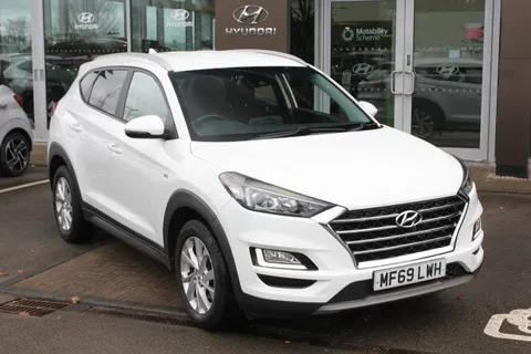 MF69LWH Hyundai Tucson 1.6 CRDi 48V MHD SE Nav 5dr 2WD Thumbnail #1