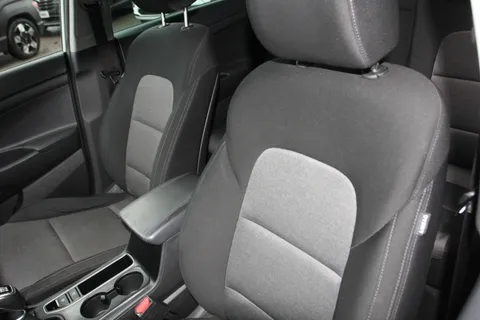 MF69LWH Hyundai Tucson 1.6 CRDi 48V MHD SE Nav 5dr 2WD Thumbnail #7