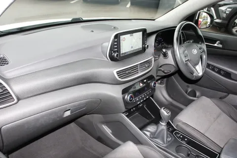 MF69LWH Hyundai Tucson 1.6 CRDi 48V MHD SE Nav 5dr 2WD Thumbnail #8