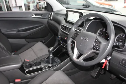 MF69LWH Hyundai Tucson 1.6 CRDi 48V MHD SE Nav 5dr 2WD Thumbnail #15