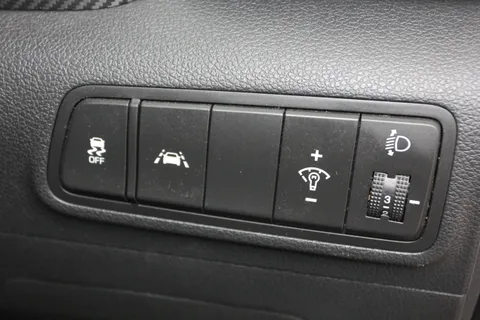 MF69LWH Hyundai Tucson 1.6 CRDi 48V MHD SE Nav 5dr 2WD Thumbnail #16