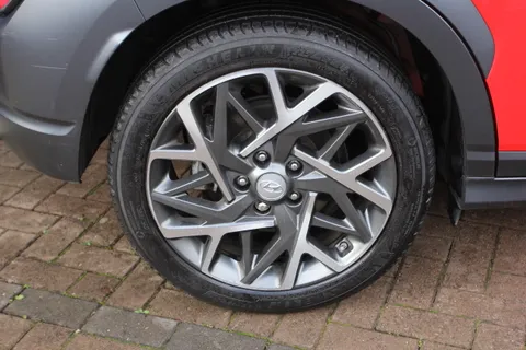 MK23PRZ Hyundai Kona 1.6 GDi Hybrid Ultimate 5dr DCT Thumbnail #12