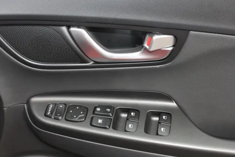 MK23PRZ Hyundai Kona 1.6 GDi Hybrid Ultimate 5dr DCT Thumbnail #29