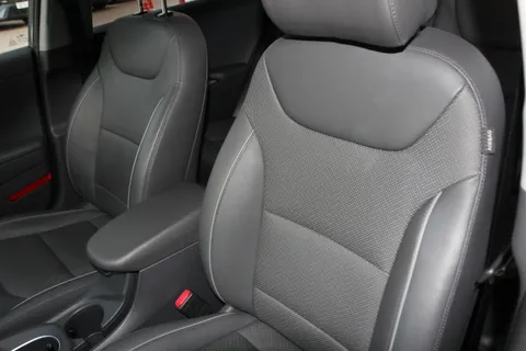 ML70ZPO Hyundai Ioniq 1.6 GDi Hybrid Premium SE 5dr DCT Thumbnail #9