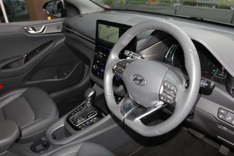 ML70ZPO Hyundai Ioniq 1.6 GDi Hybrid Premium SE 5dr DCT Thumbnail #10