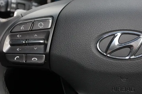 ML70ZPO Hyundai Ioniq 1.6 GDi Hybrid Premium SE 5dr DCT Thumbnail #23