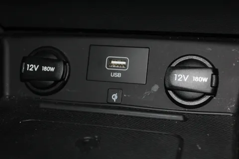 ML70ZPO Hyundai Ioniq 1.6 GDi Hybrid Premium SE 5dr DCT Thumbnail #30