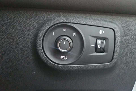 MW73YGC Mg Motor Uk Zs 1.5 VTi-TECH Exclusive 5dr Thumbnail #31