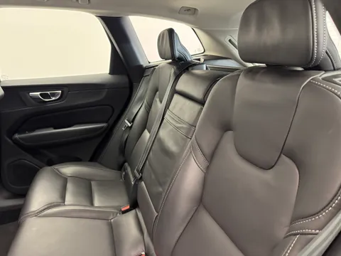 YX71ZVG Volvo XC60 2.0 B4D Inscription 5dr AWD Geartronic Thumbnail #18