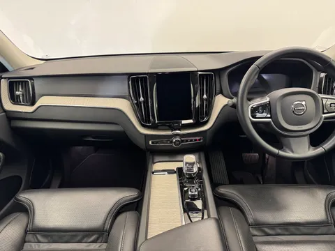 YX71ZVG Volvo XC60 2.0 B4D Inscription 5dr AWD Geartronic Thumbnail #19