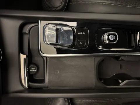 YX71ZVG Volvo XC60 2.0 B4D Inscription 5dr AWD Geartronic Thumbnail #23