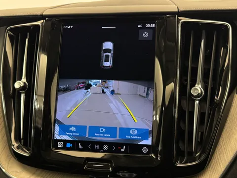 YX71ZVG Volvo XC60 2.0 B4D Inscription 5dr AWD Geartronic Thumbnail #33