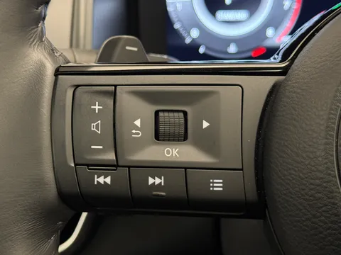 OV74WSO Nissan Qashqai 1.3 DiG-T MH 158 N-Connecta [Glass Rf] 5dr Xtronic Thumbnail #23