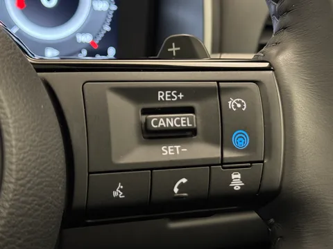 OV74WSO Nissan Qashqai 1.3 DiG-T MH 158 N-Connecta [Glass Rf] 5dr Xtronic Thumbnail #24