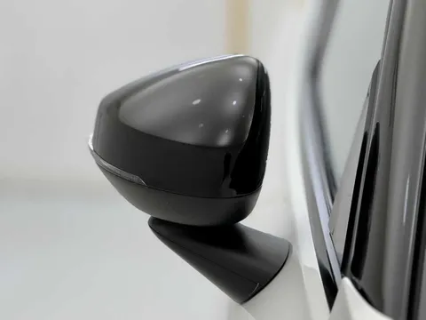 DV25OUP Volvo Ex30 315kW Twin Motor Performance Ultra 69kWh 5dr Auto Thumbnail #21