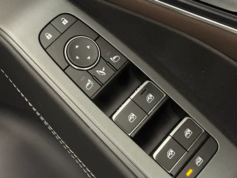 DV74ZXY Nissan Qashqai 1.3 DiG-T MH 158 Tekna 5dr 4WD Xtronic Thumbnail #21