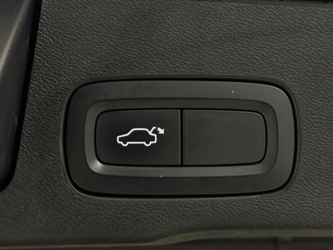 ND70OUO Volvo XC60 2.0 B5P [250] Momentum 5dr AWD Geartronic Thumbnail #29