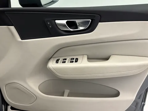 ND70OUO Volvo XC60 2.0 B5P [250] Momentum 5dr AWD Geartronic Thumbnail #21
